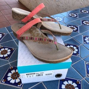 AETREX 9 ELIA Adjustable Coral Thong, GREAT COND.